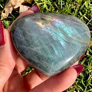 Labradorite Heart Carving - Blue and Pink Flash